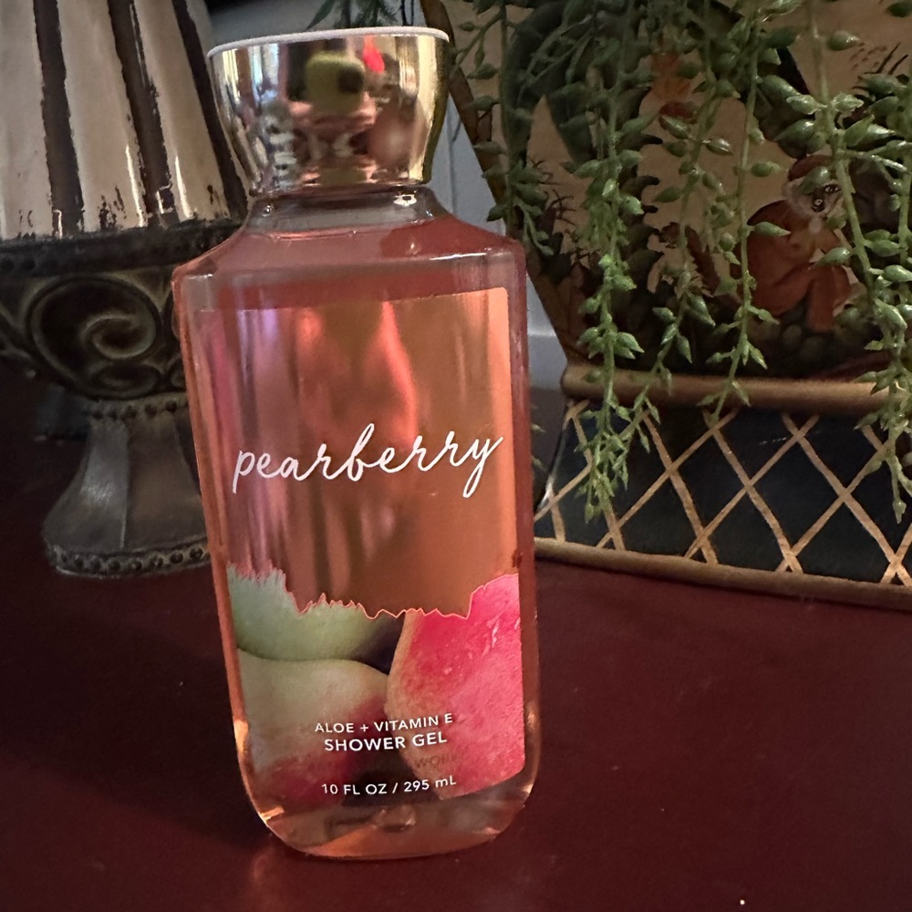 Pearberry shower gel, bath and Body works